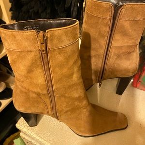 FINAL MARKDOWN Camel colored suede boots with red piping. EUC